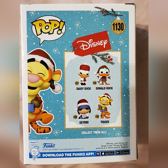 Disney Tigger Holiday Edition Funko Pop - Picture 4 of 9